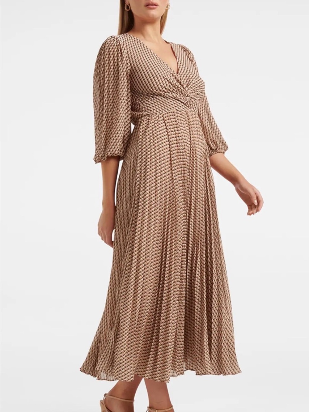 Ever New Viviana twist front pleated midi dress - Picture 3 of 7